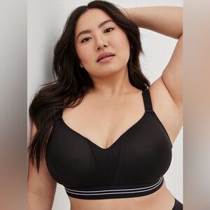 !NWT! Torrid Active sports bra women’s size 50D